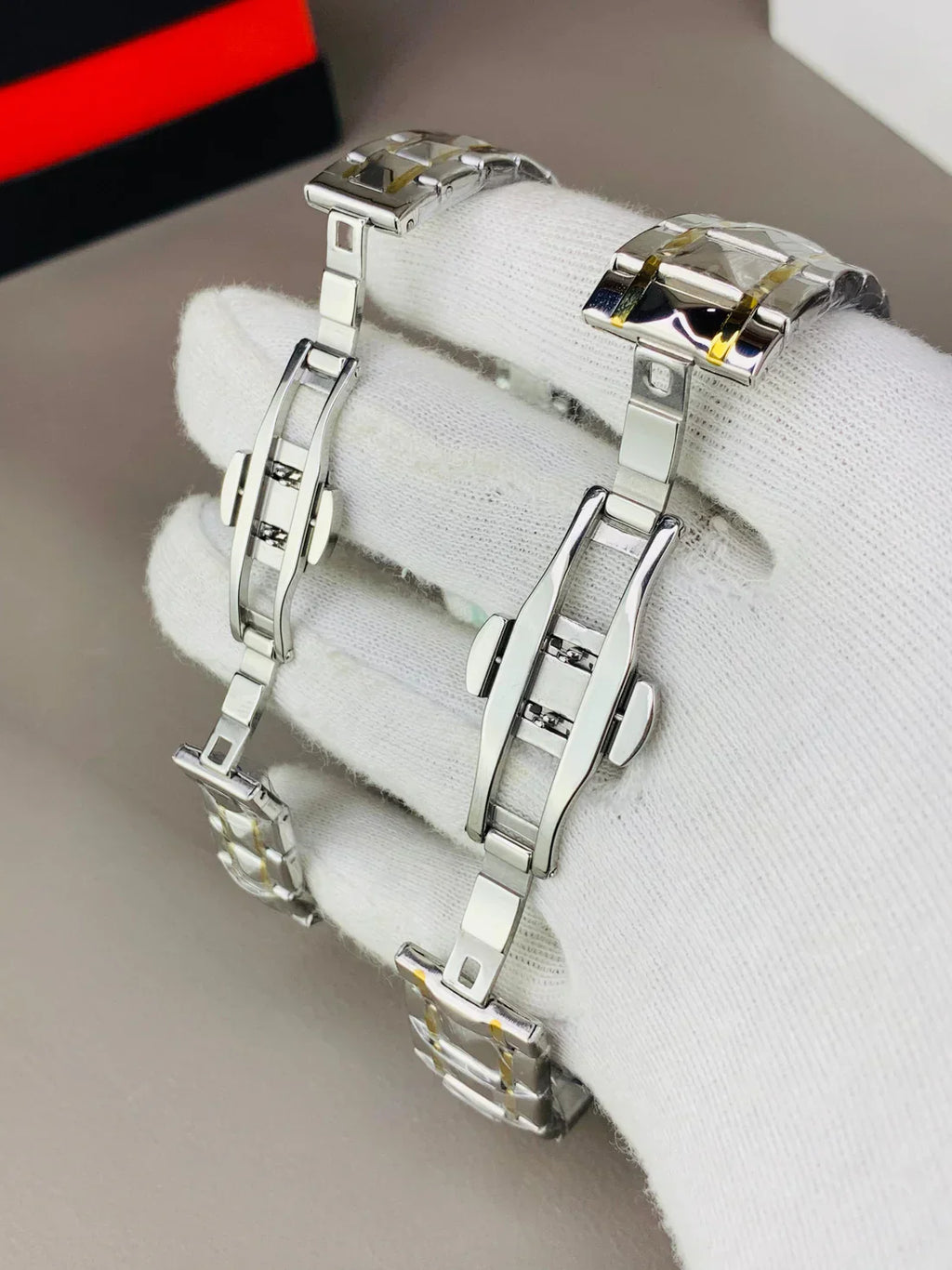 OLEVS Couple Watches His and Her Fashion Dresse Romantic Set Pair Matching Stainless Steel Strap Luminous Waterproof Wrist Watch